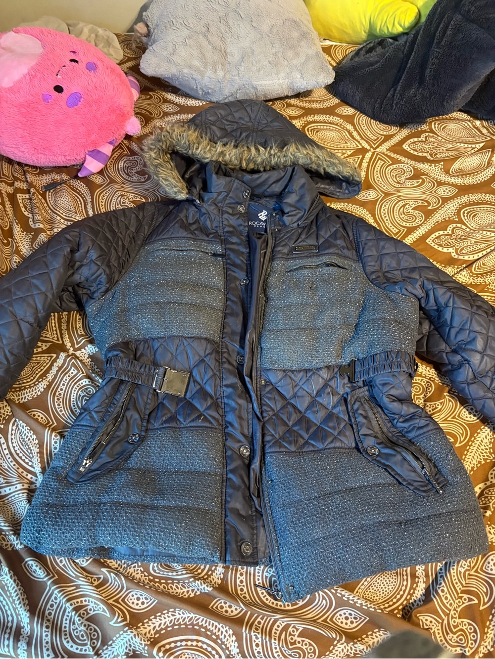 Rocawear women’s Black furry Hooded Puffer jacket with strap belt